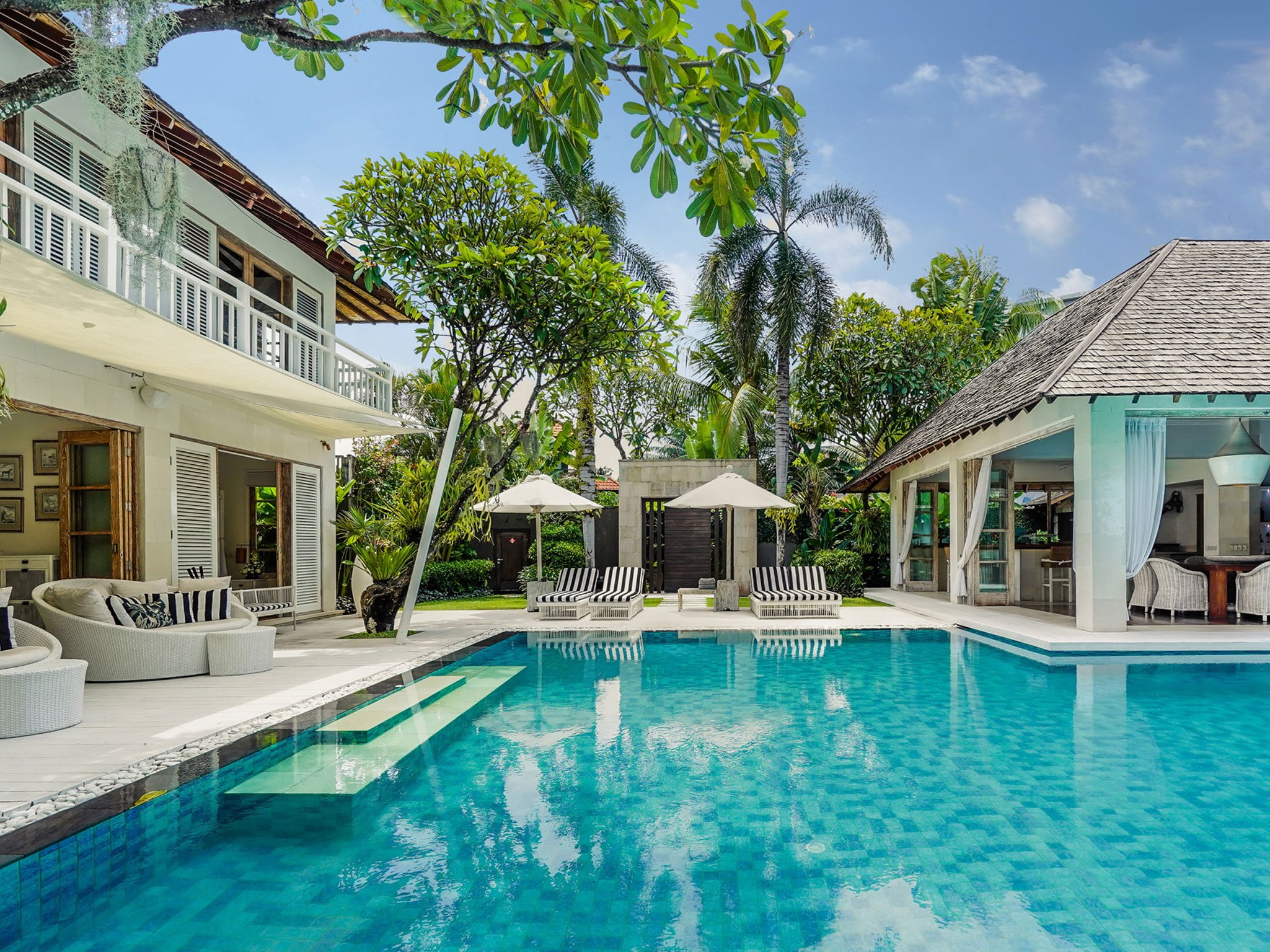 001 villa jajaliluna pool deck