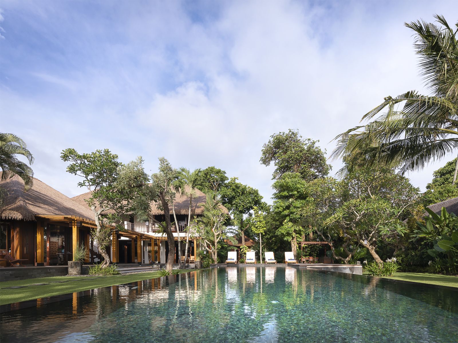 001 villa bangkuang pool and sun loungers
