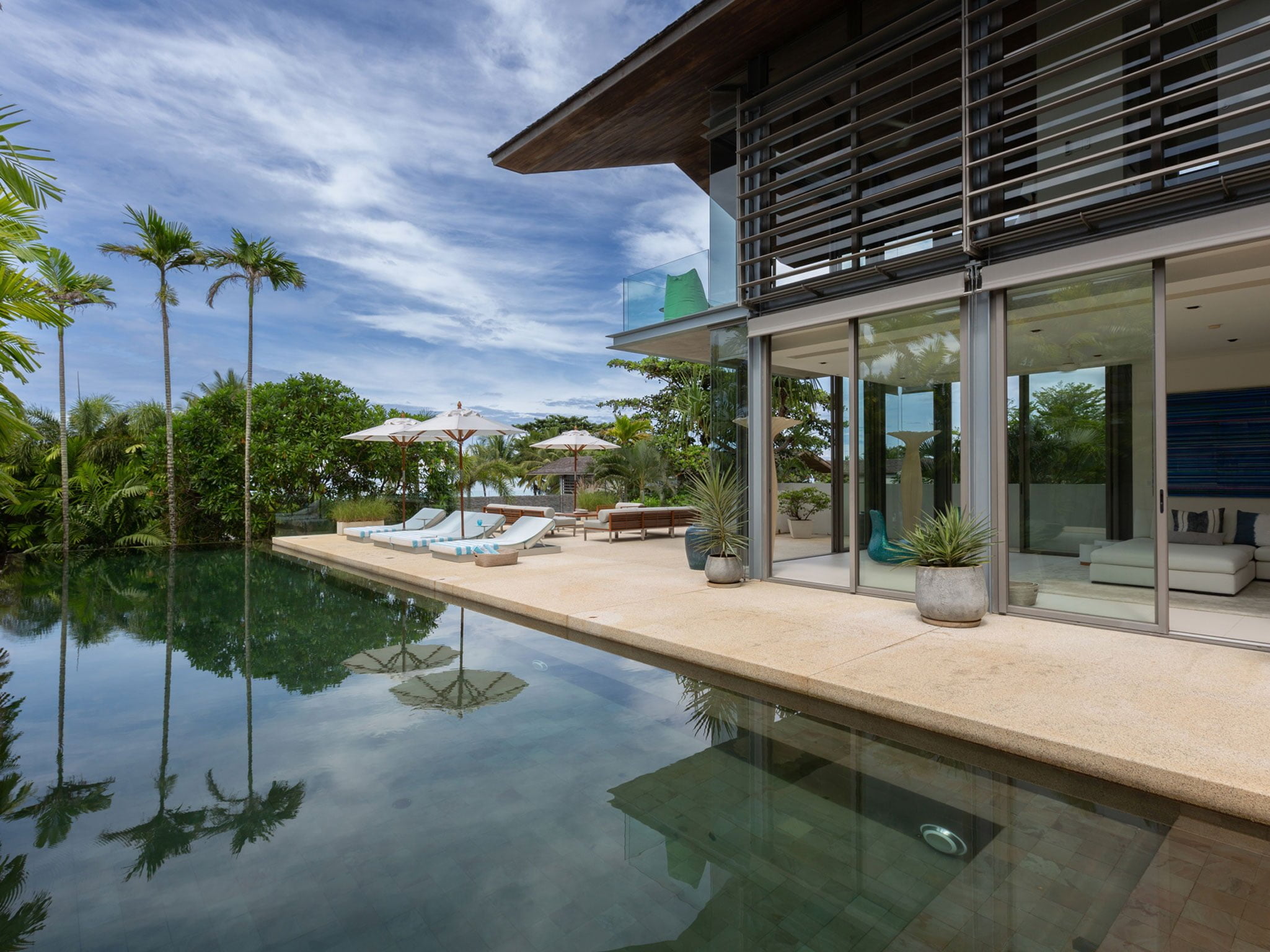 002 villa aqua pool deck