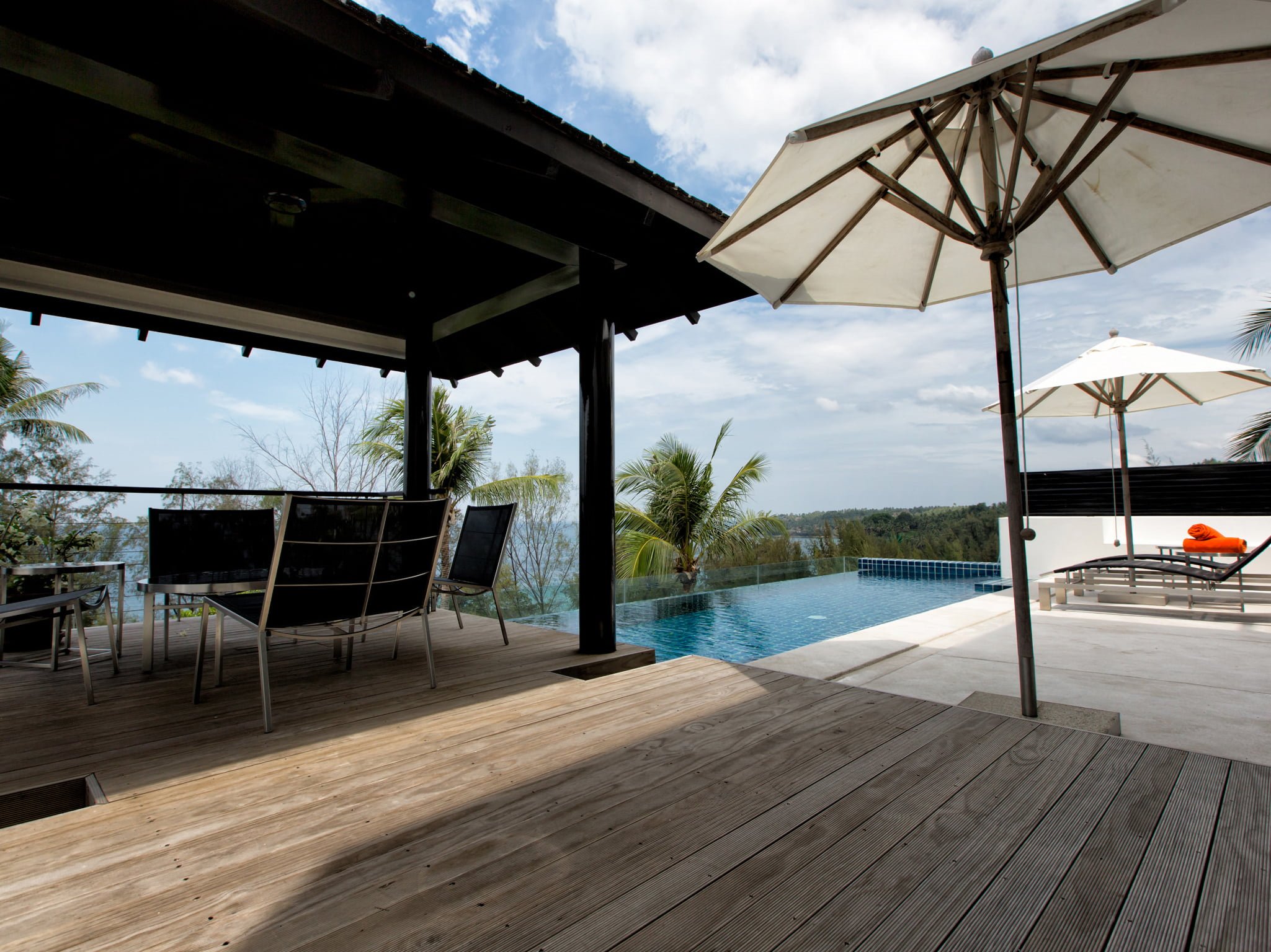 022 villa napalai surin seating area by the pool