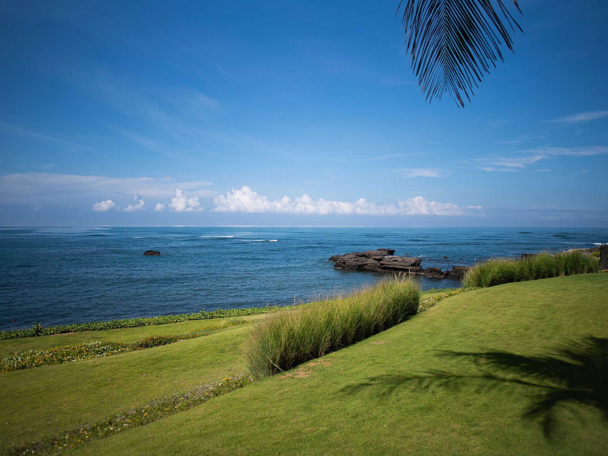 023 tirtha bayu villa ii ocean view from lawn