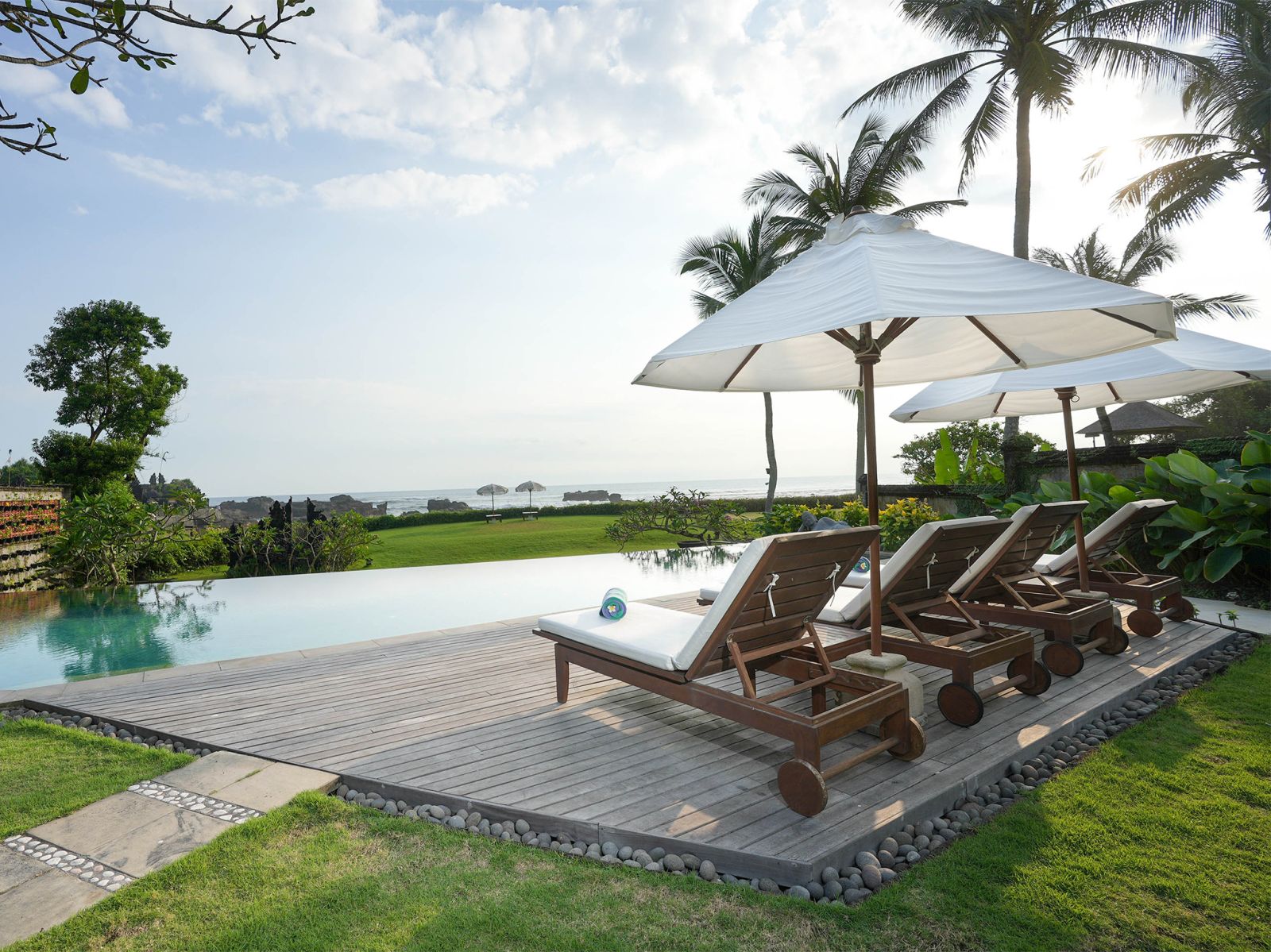 03 villa tanju breathtaking ocean view by the pool
