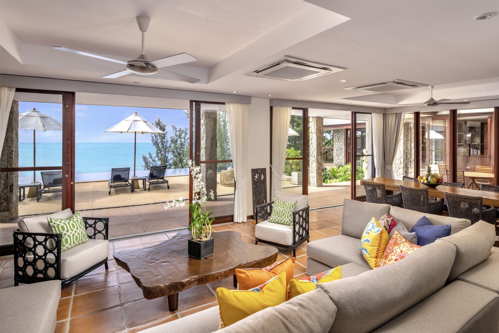 10 villa horizon living & dining room