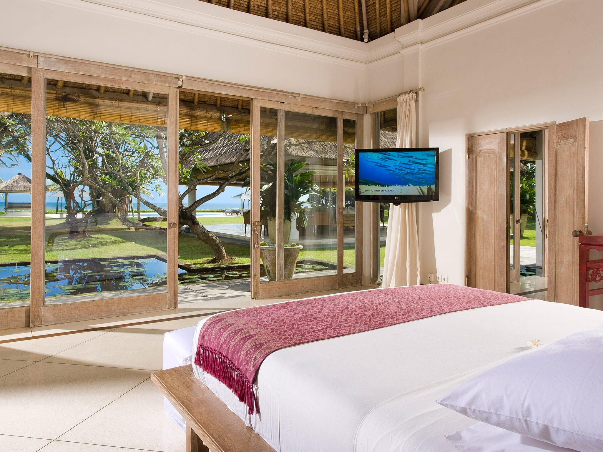 10. atas ombak master suite