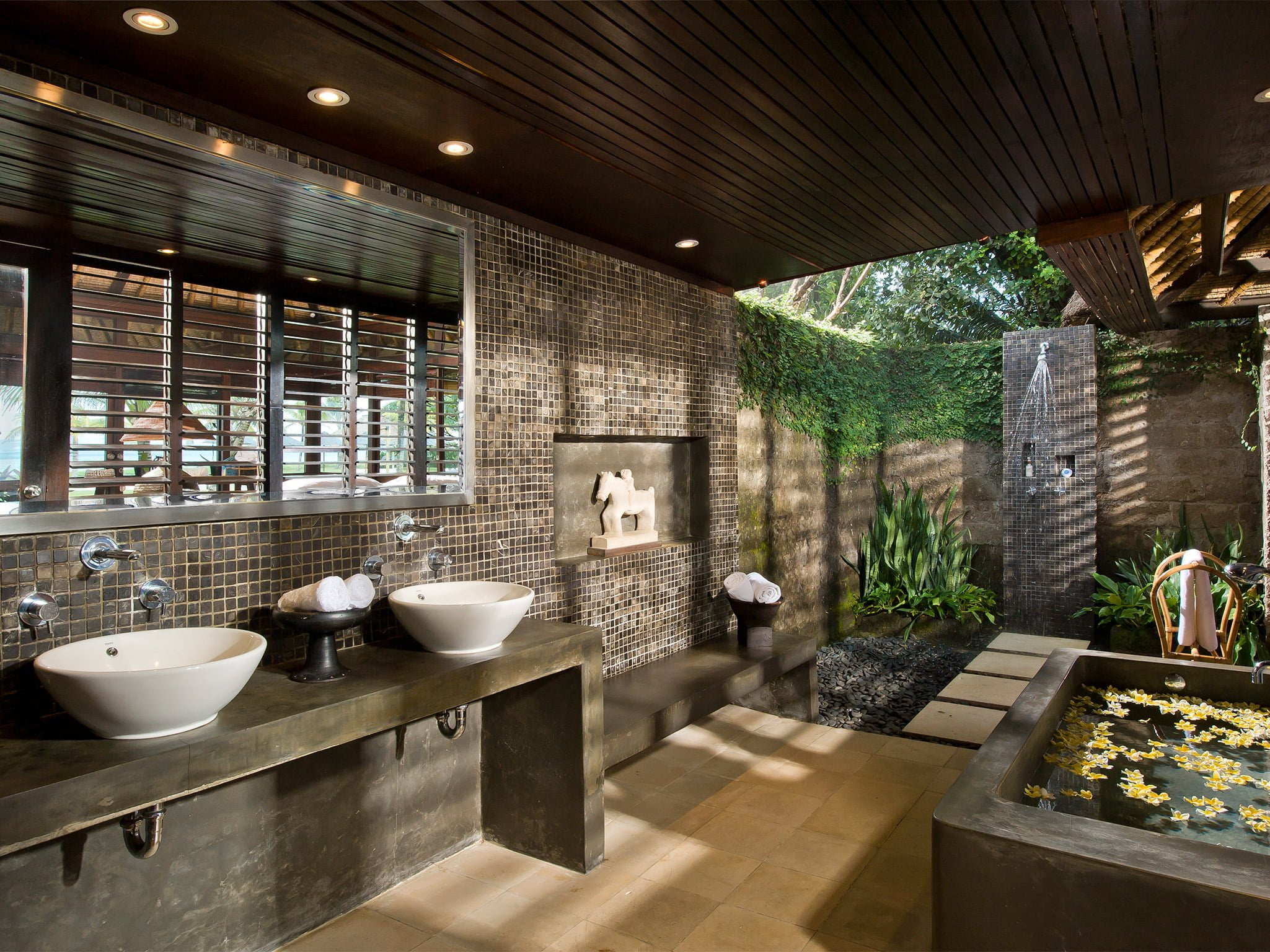 11. atas ombak ocean pavilion guestroom ensuite bathroom