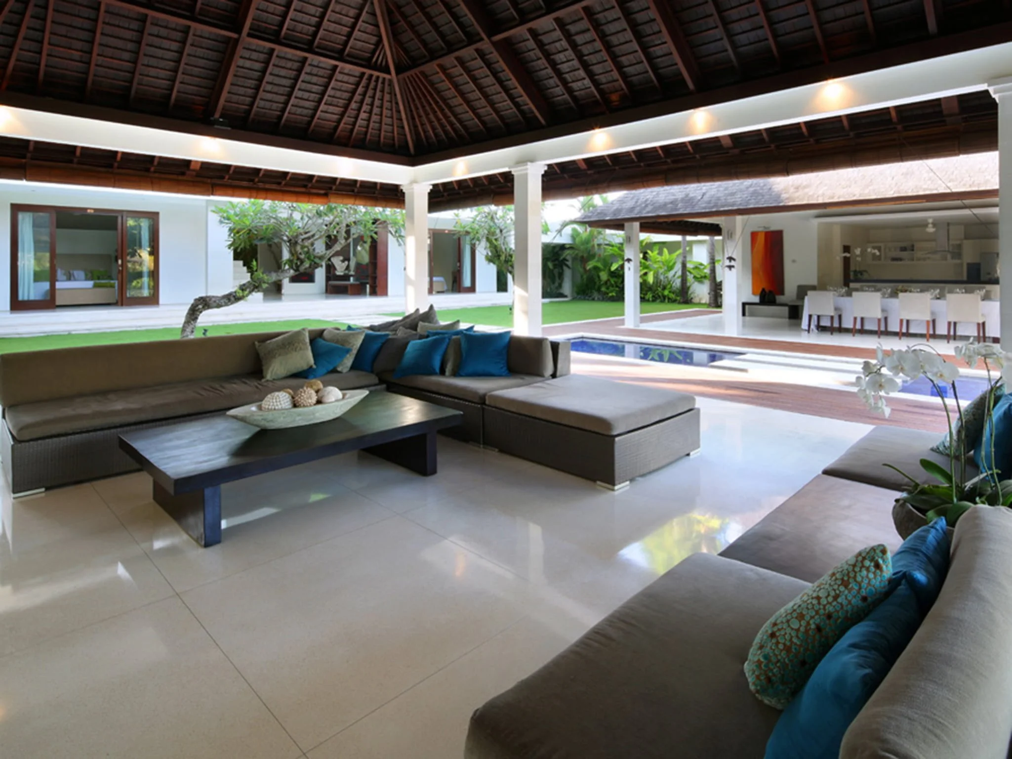 12 villa asante living area view to pool