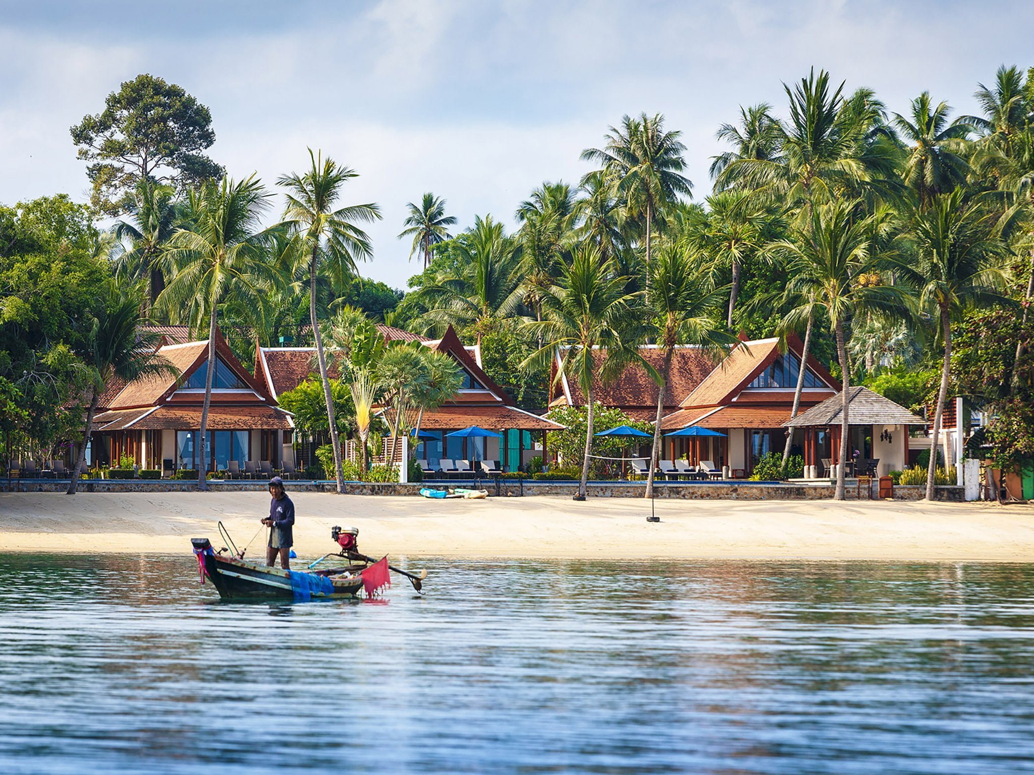 2. tawantok beach villas the villa and local boat feature