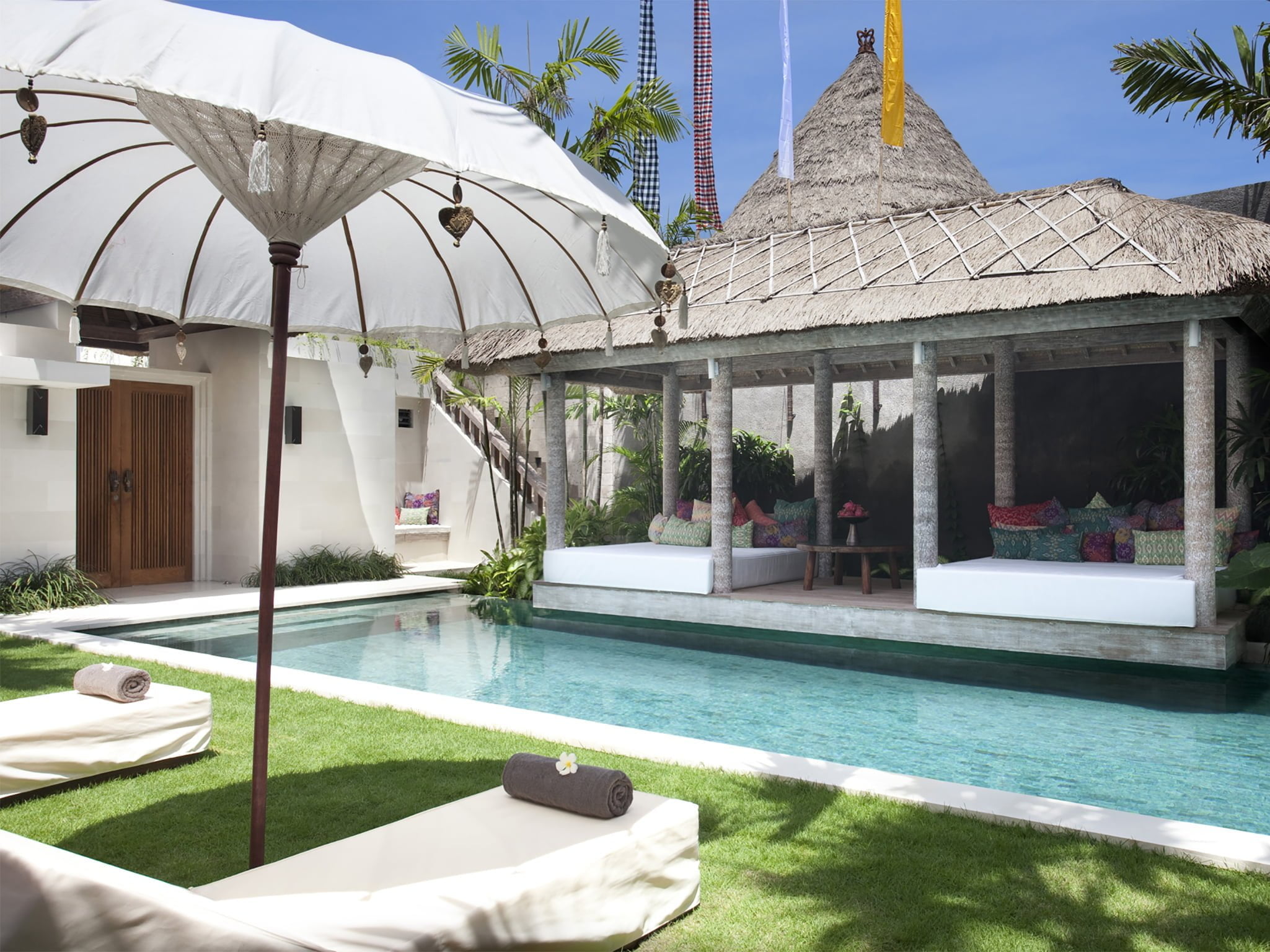 2. villa adasa pool side