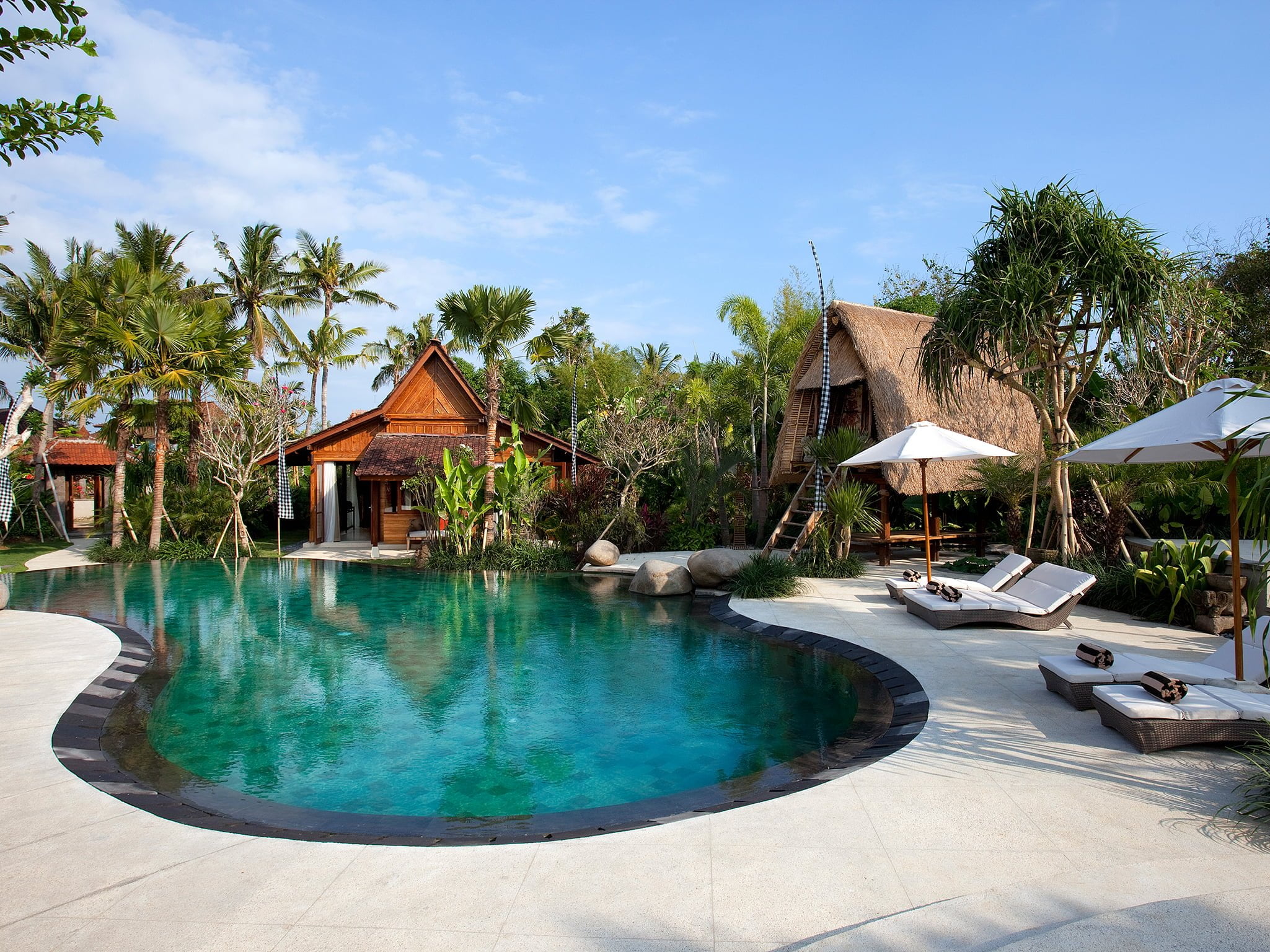 2. villa sati pool and sunloungers 1