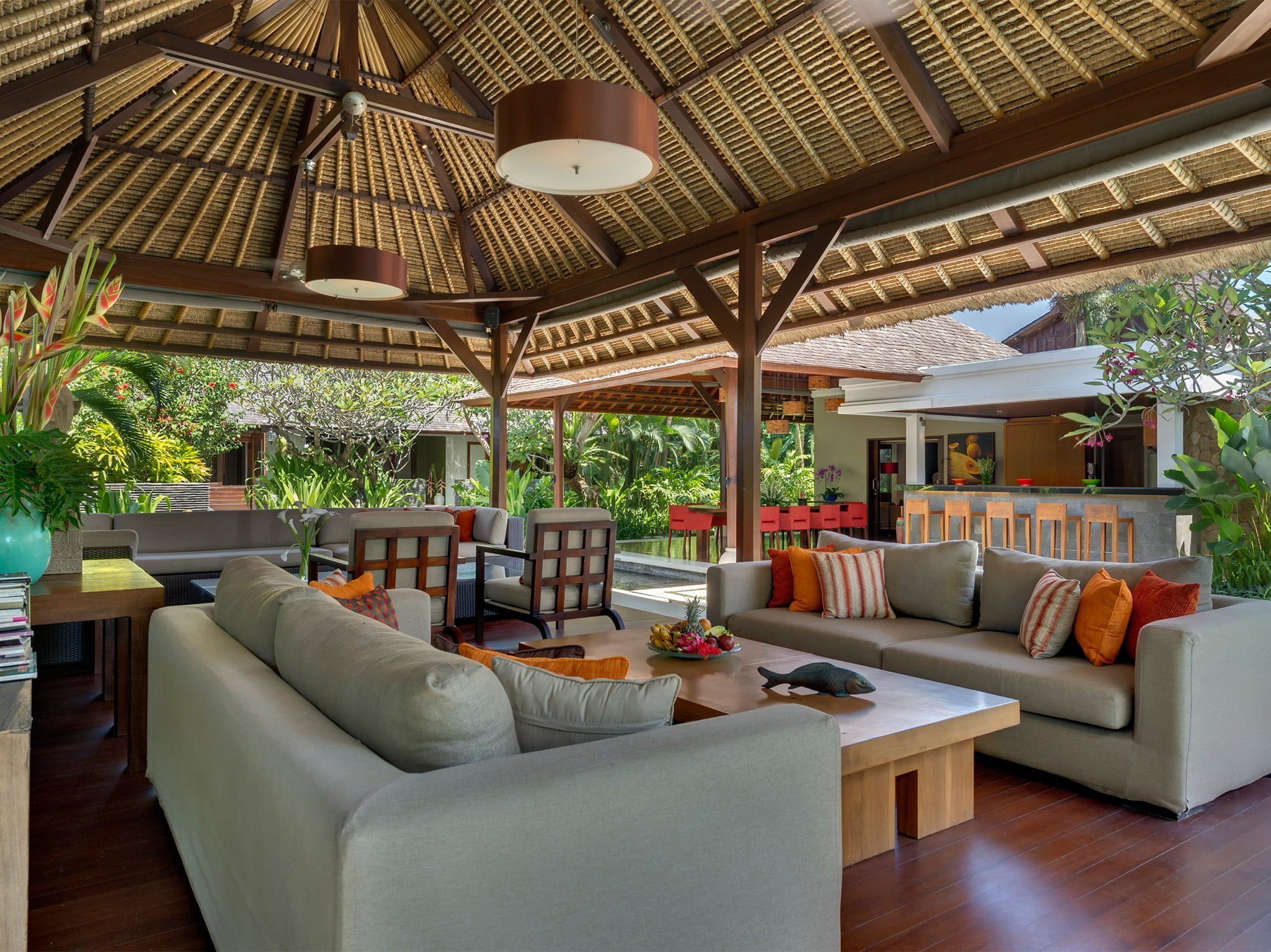 4. villa asta living area