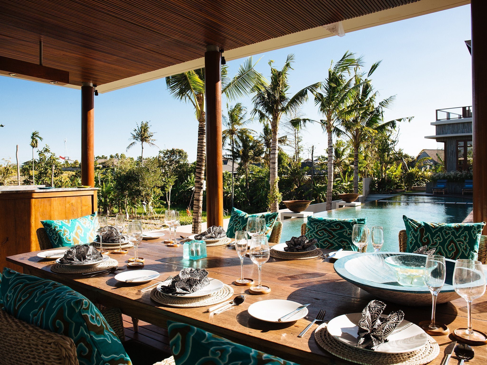 4. villa umah daun dining and pool view