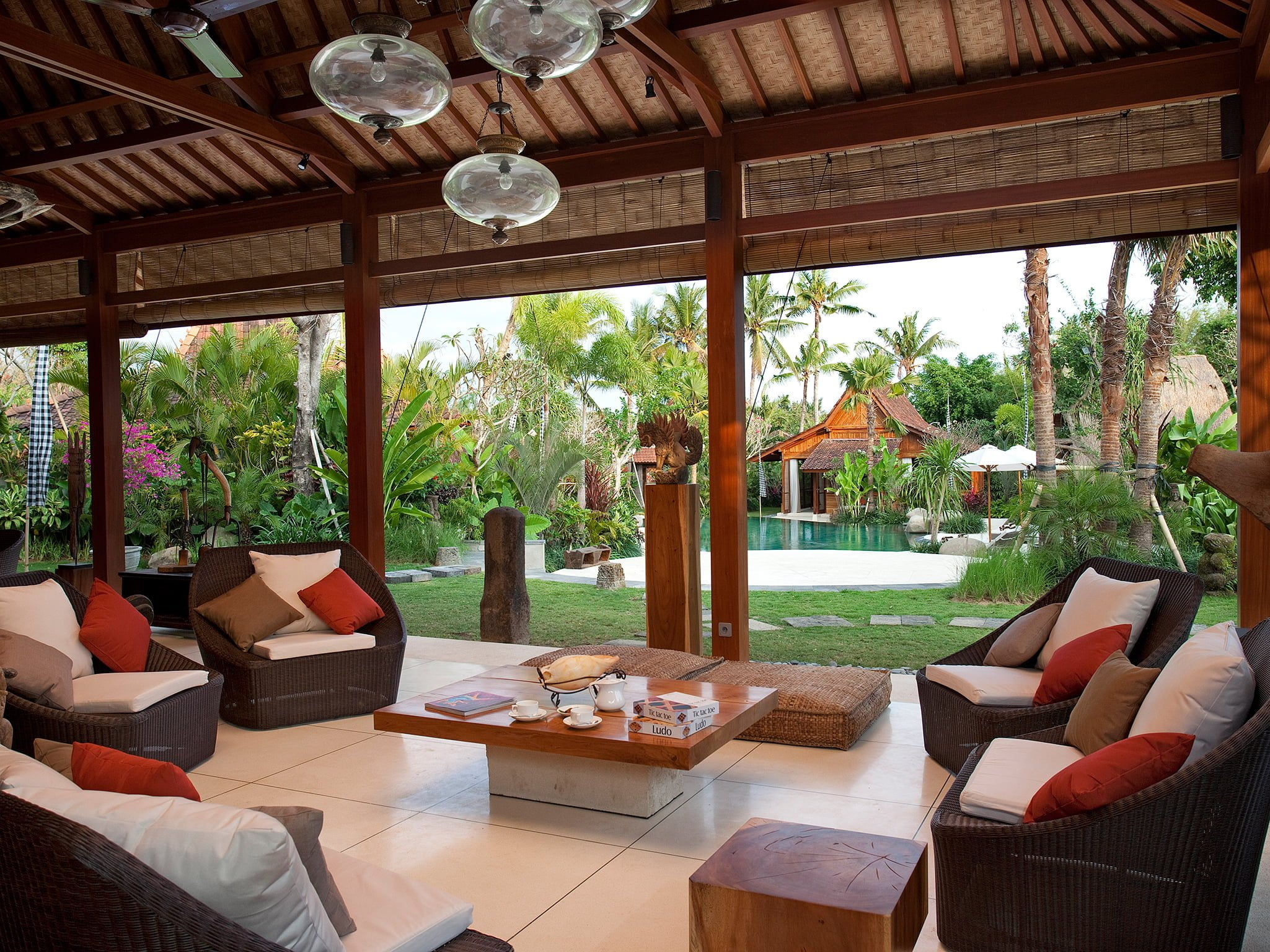 5. villa sati lounge 1