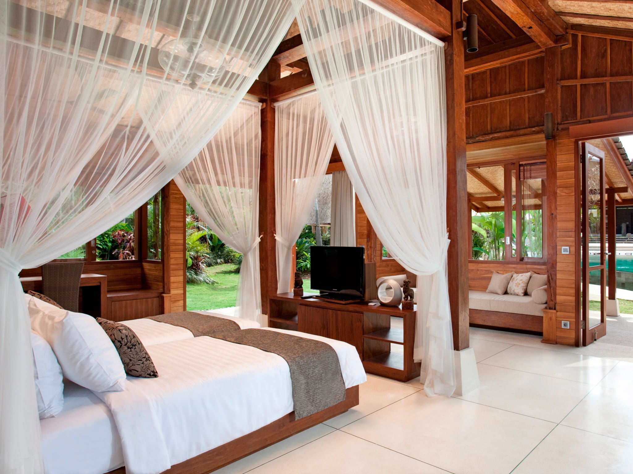 7. villa sati master bedroom