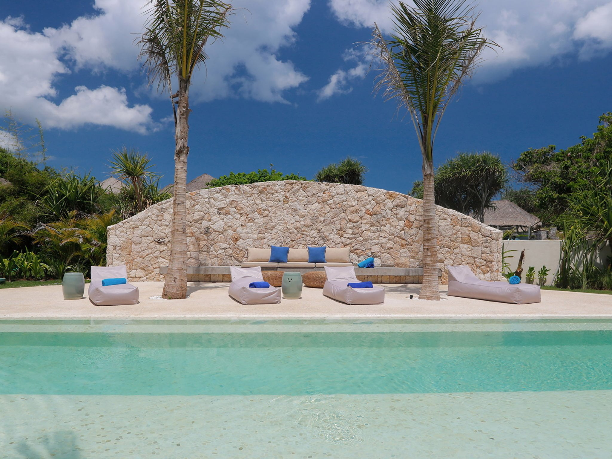 8. villa seascape poolside sunbeds