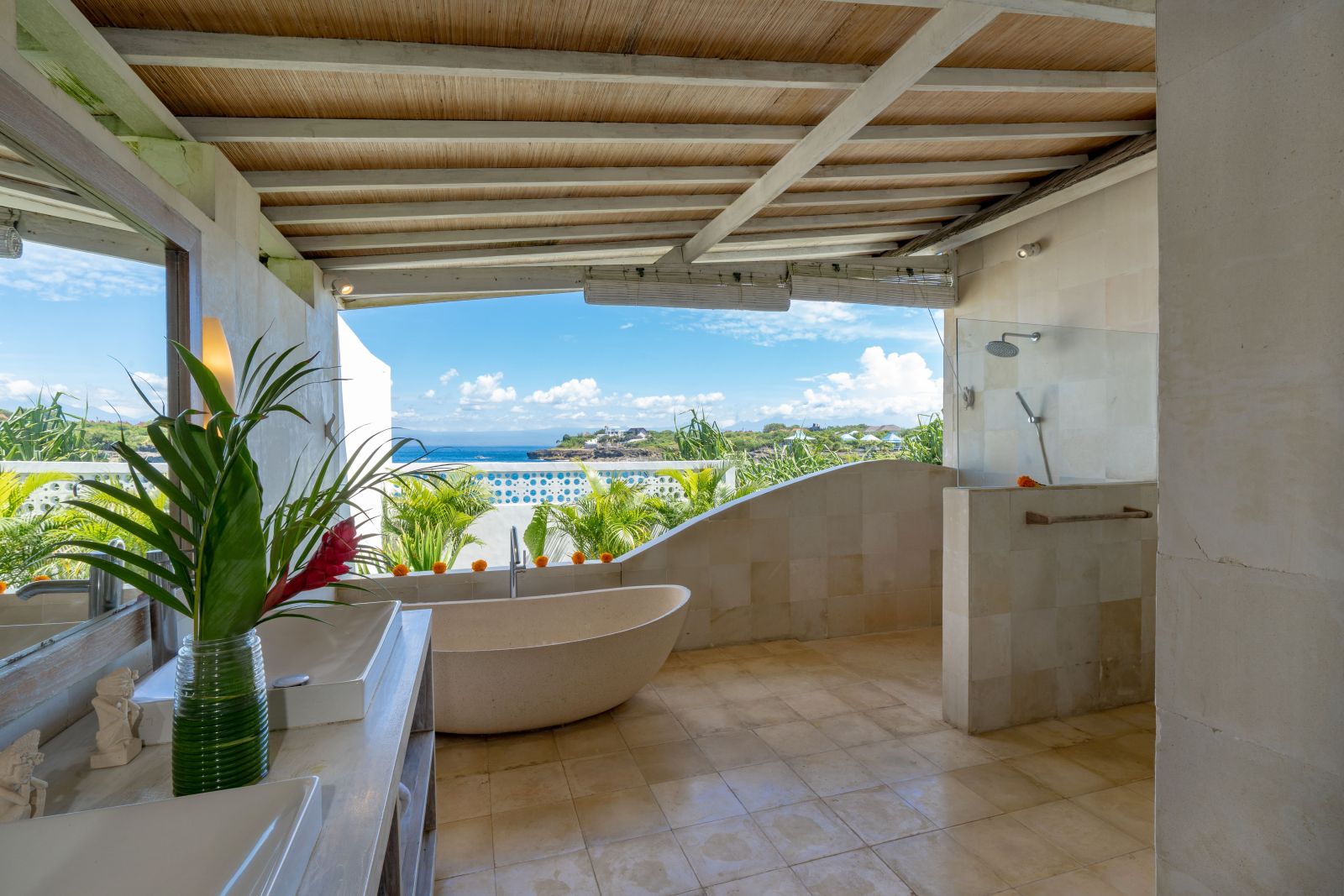 casadelmar 12 master bathroom