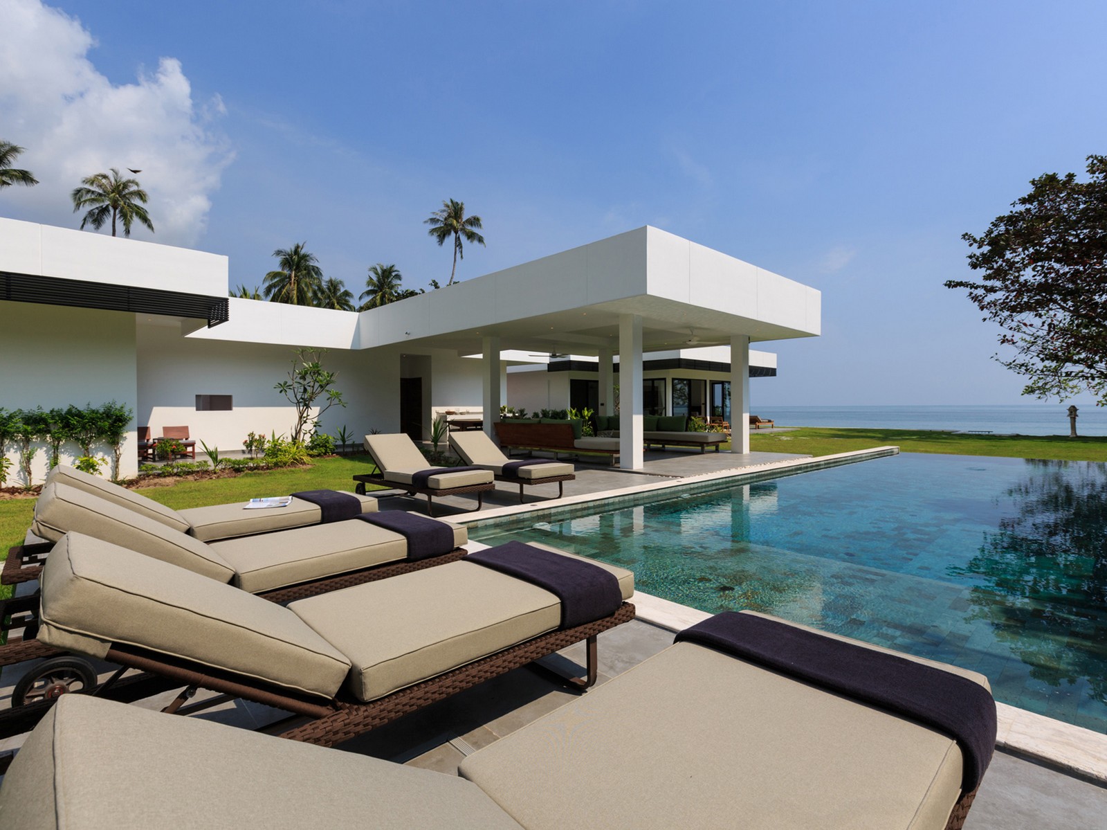 15 villa thansamaay absolute beachfront holiday haven