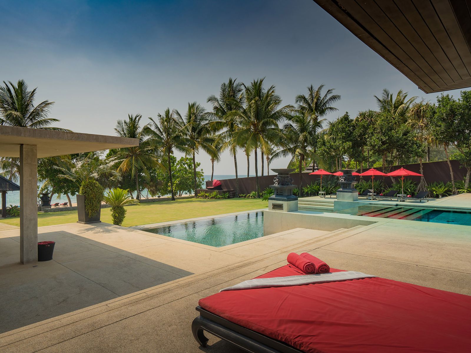 1. villa saanti pool daybed view
