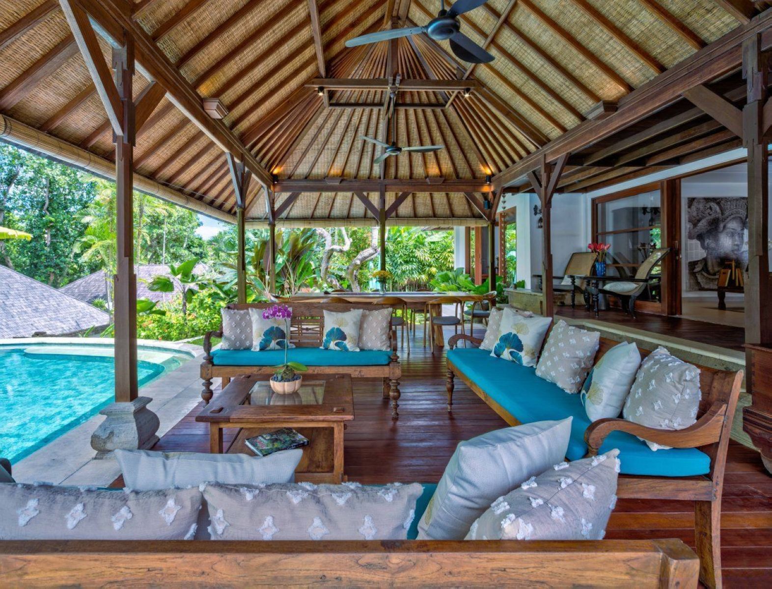 frangipani gallery 2 outdoor living room